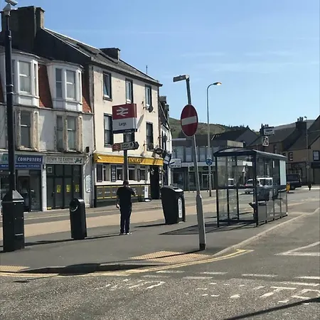 Tron Place Largs Esterno foto